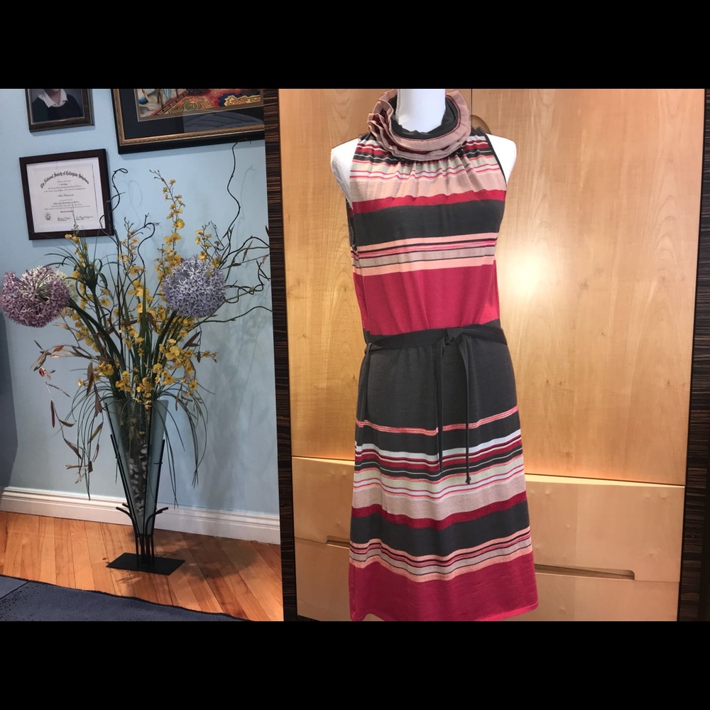 A Missoni wool sleeveless knit dress